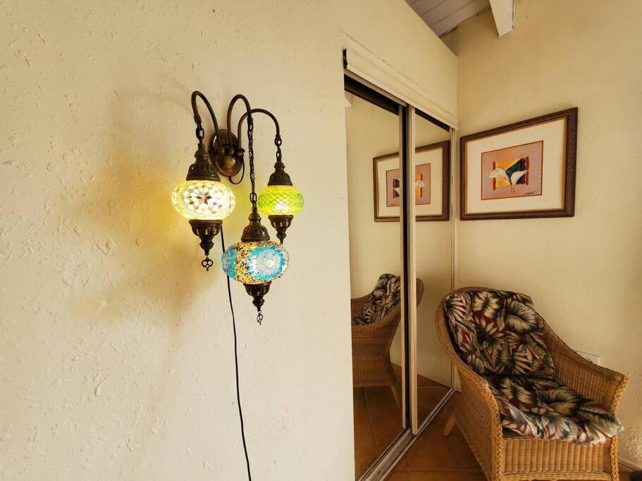 The Cottage At Villa Indigo 샬롯아말리에 외부 사진
