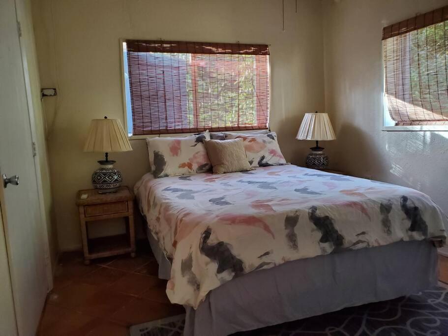 The Cottage At Villa Indigo 샬롯아말리에 외부 사진